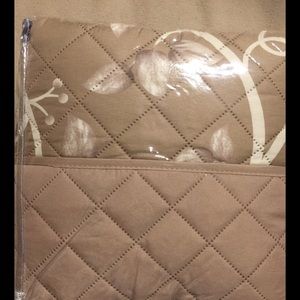 Sofa Cover, Beige Vine & Leaf pattern, New!